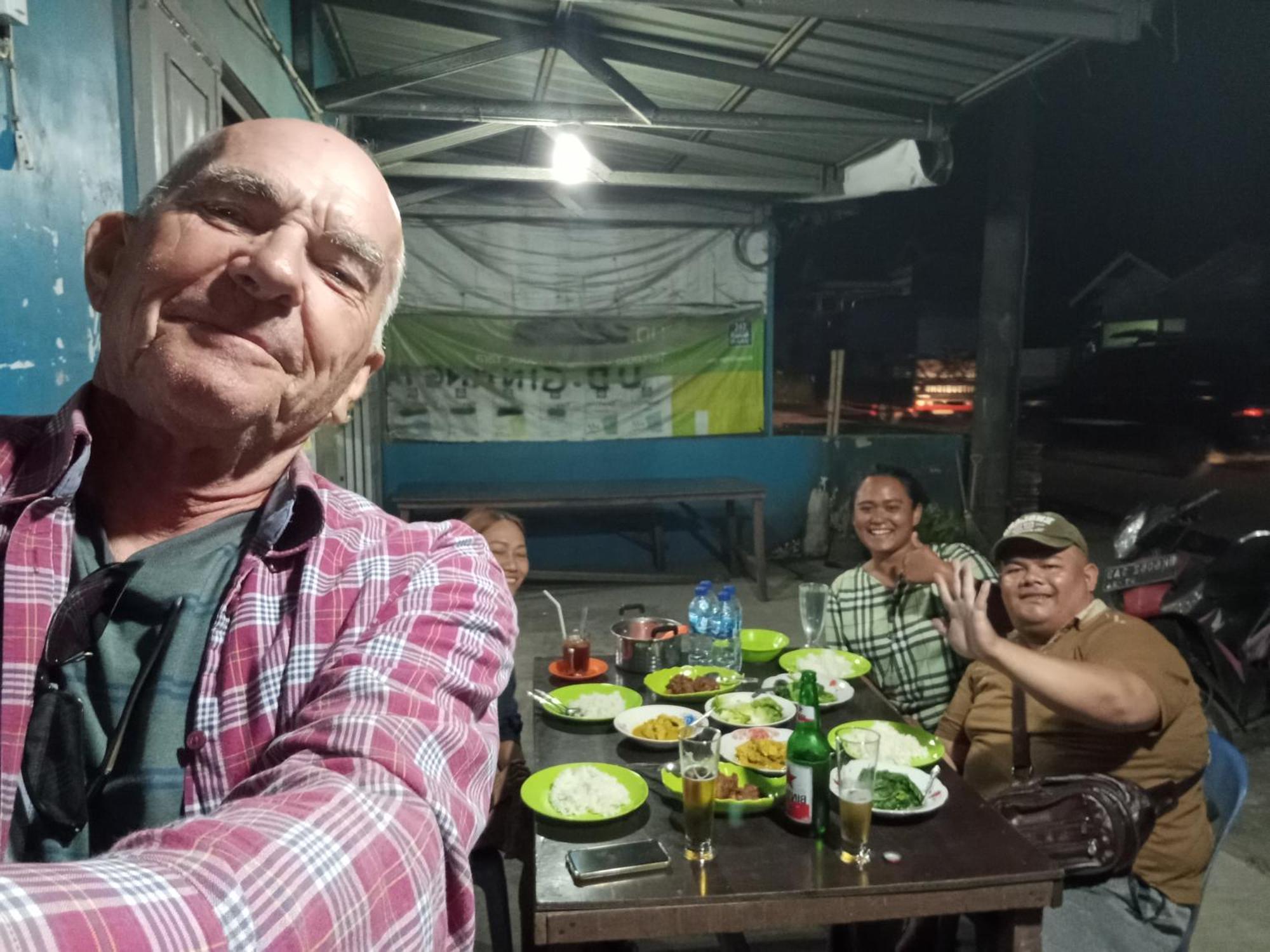 Vulkaan Homestay Berastagi Buitenkant foto