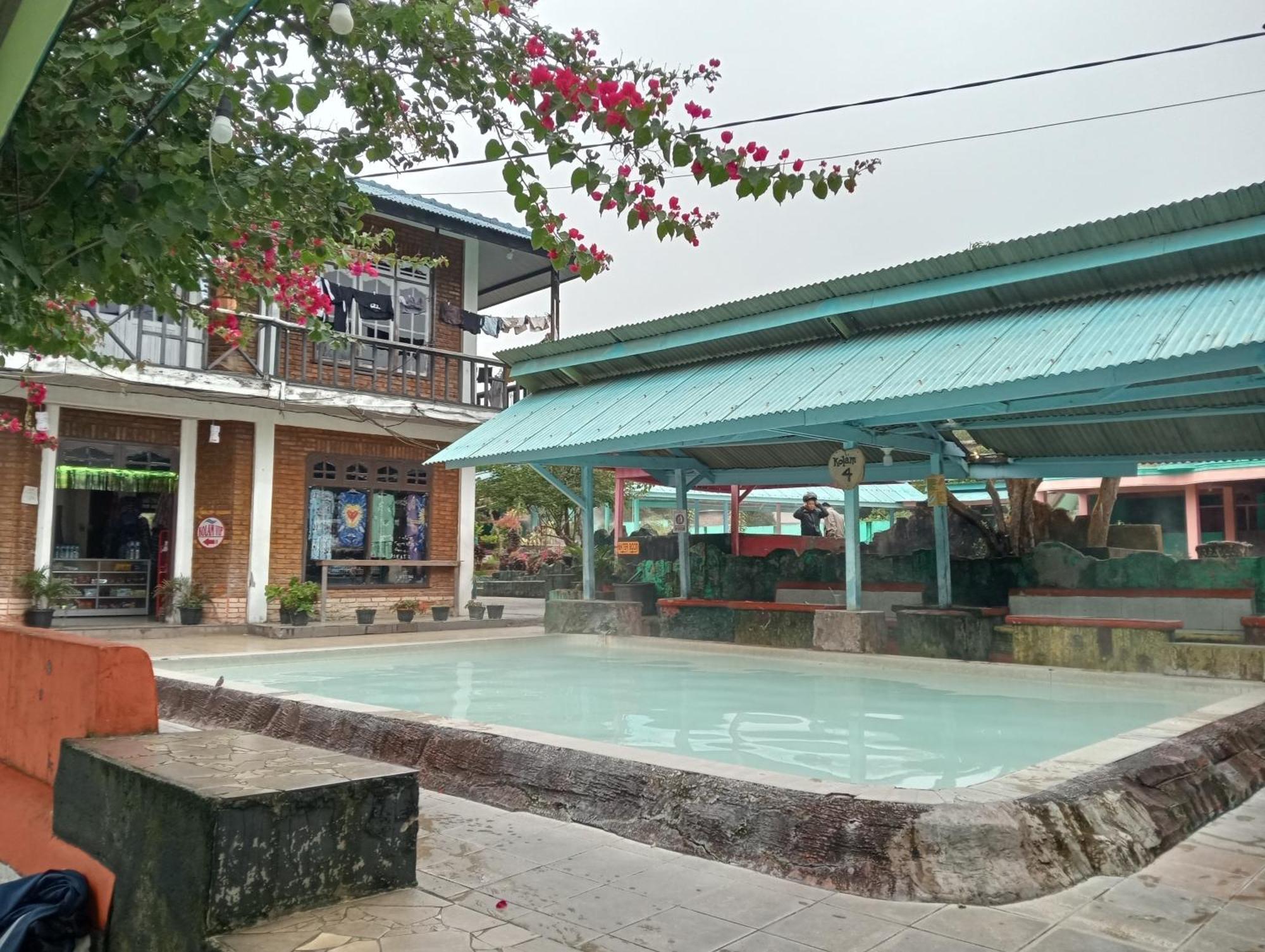 Vulkaan Homestay Berastagi Buitenkant foto