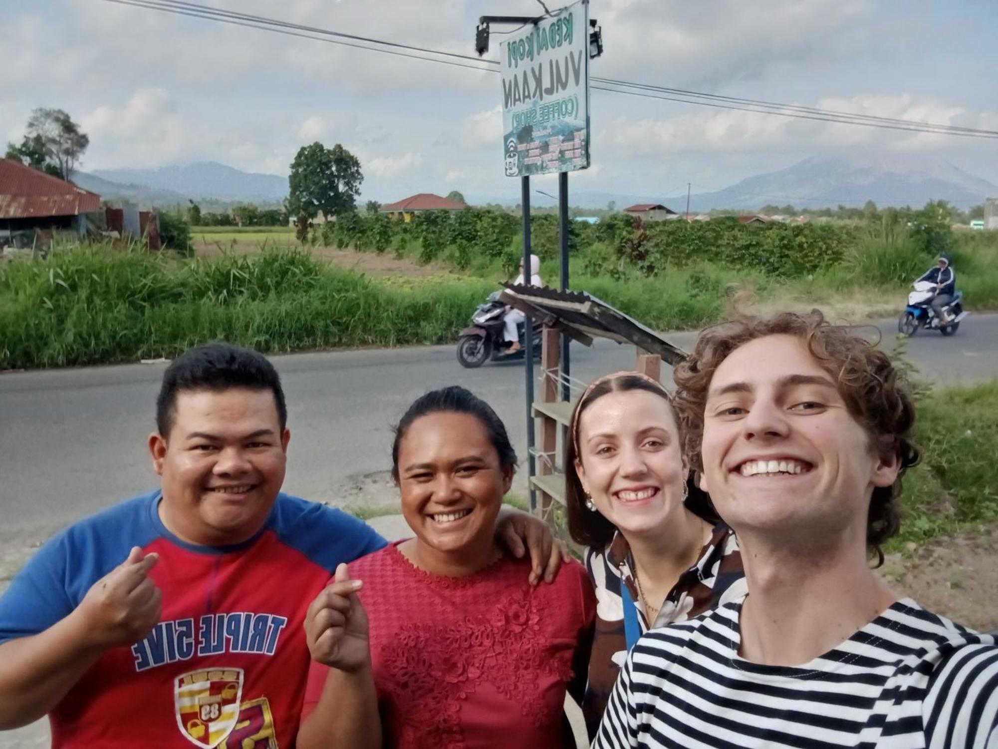 Vulkaan Homestay Berastagi Buitenkant foto