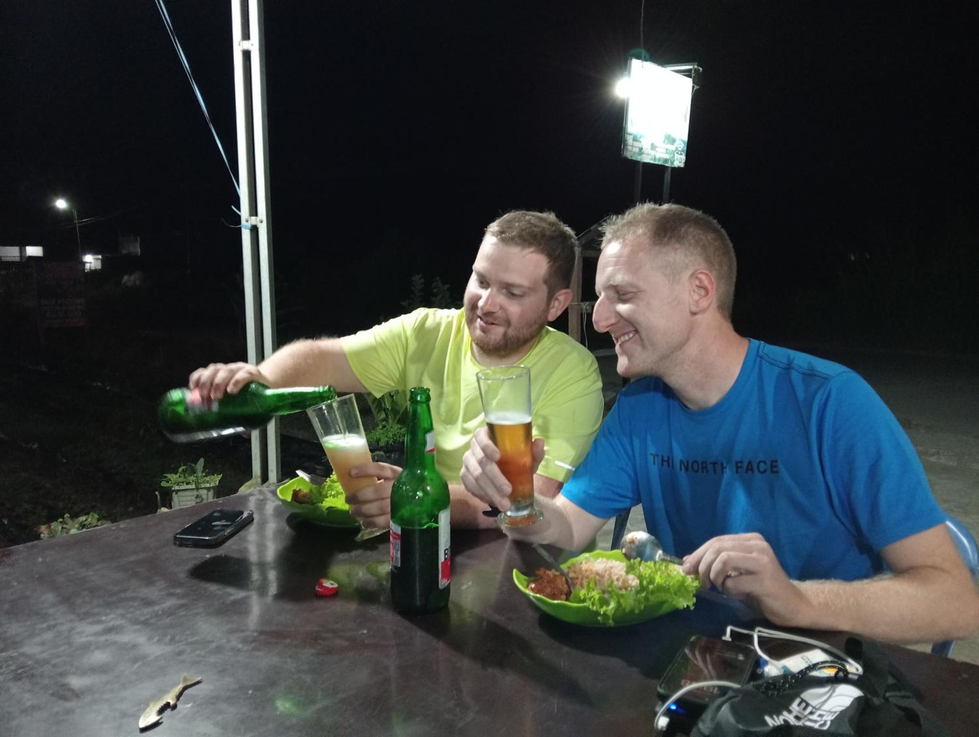 Vulkaan Homestay Berastagi Buitenkant foto